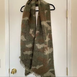 American Eagle Camo Blanket Scarf